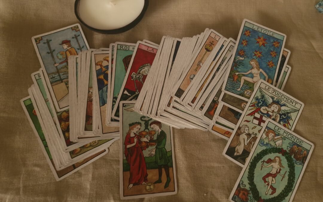 Lo que aprendí después de 28 días haciendo una tirada diaria de tarot