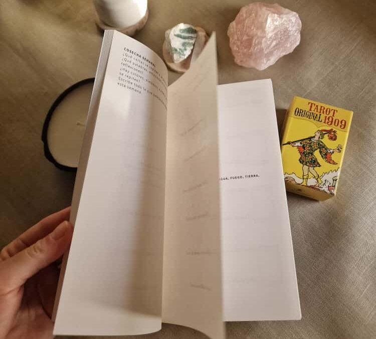 Cómo usar un diario de tarot